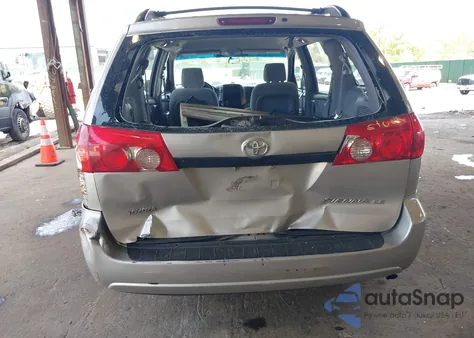 2008 Toyota Sienna Ce z USA, uszkodzony, nr VIN 5TDZK23C28S209977